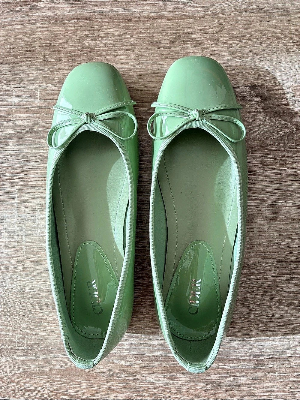 [Make offer] CIDER Green Patent Bow Ballet Flats